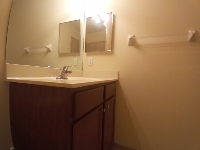 Building Photo - 9010 SW 169th Ave