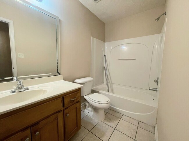 Building Photo - Villas of Northcreek