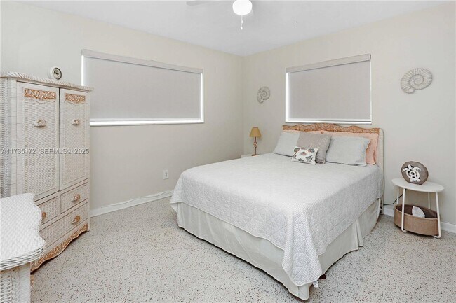 Building Photo - 330 Van Buren St