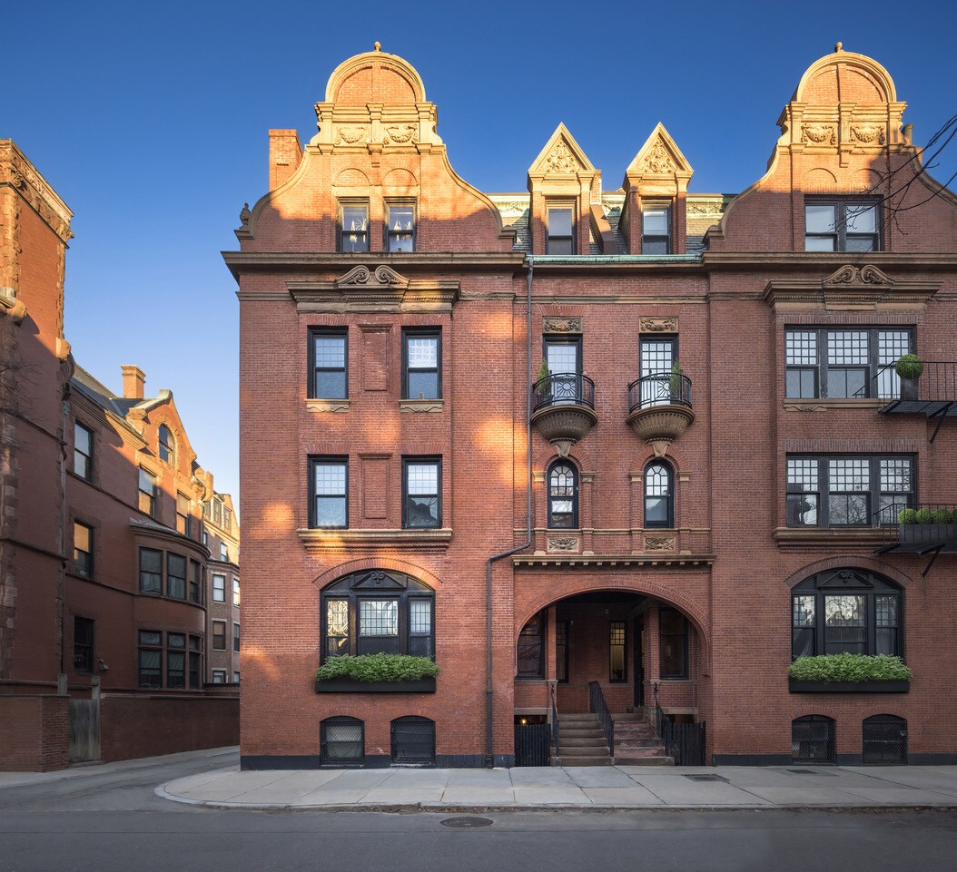 Building Photo - 12 Fairfield St