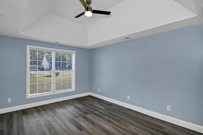 Building Photo - Beautifully Updated 3BR Home Minutes from Fort Jackson, VA Hospital & I-77