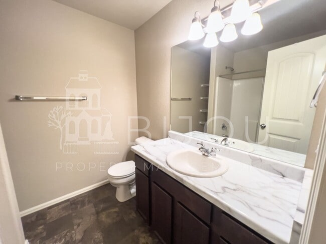 Building Photo - Spring Creek Townhome