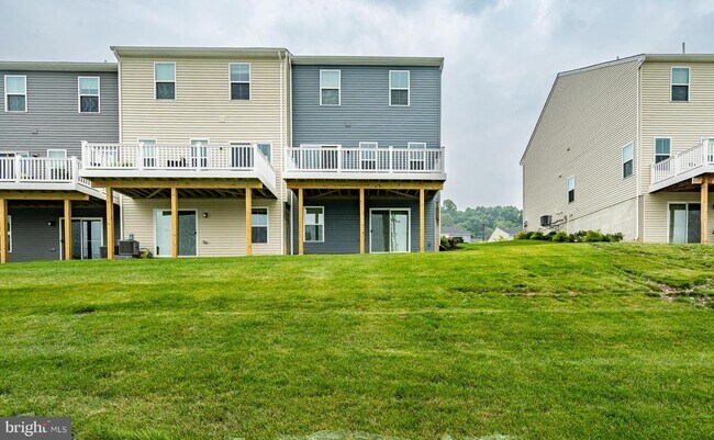 Building Photo - 208 Chase Dr