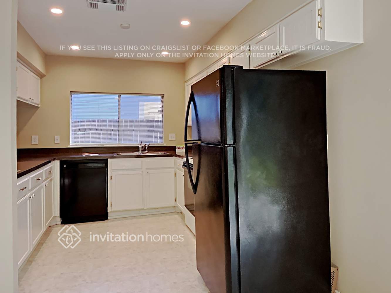 Building Photo - 2022 Oak Shores Dr
