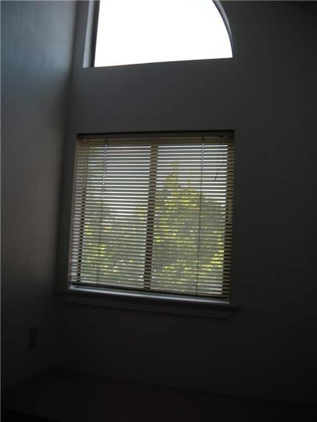 Building Photo - Gables 11 - 2 Bed - 1 1/2 Bath - 2 Car Personal Garage