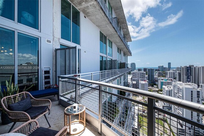 Building Photo - 690 SW 1st Ct