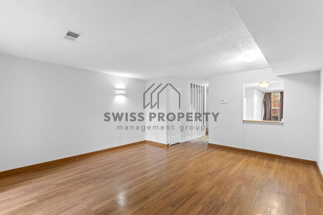 Building Photo - 5 King Arthur Ct