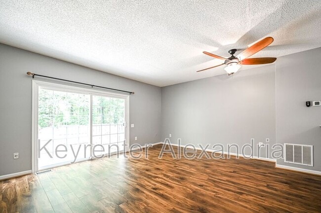 Building Photo - 7107 Tolliver St