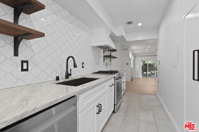 Building Photo - 1850 Midvale Ave