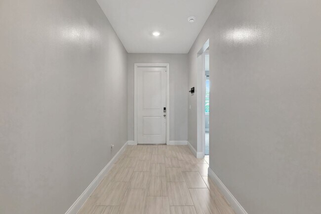 Building Photo - Spacious 4BR Home in Port St. Lucie – Modern Comfort Awaits