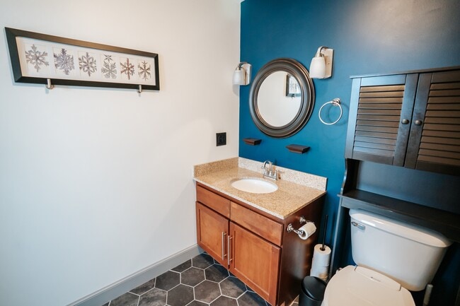 Building Photo - 1251 Congress St