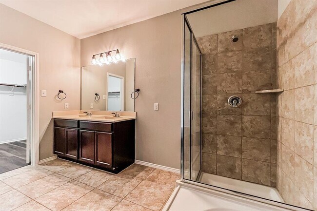 Building Photo - 255 Callaghan Dr