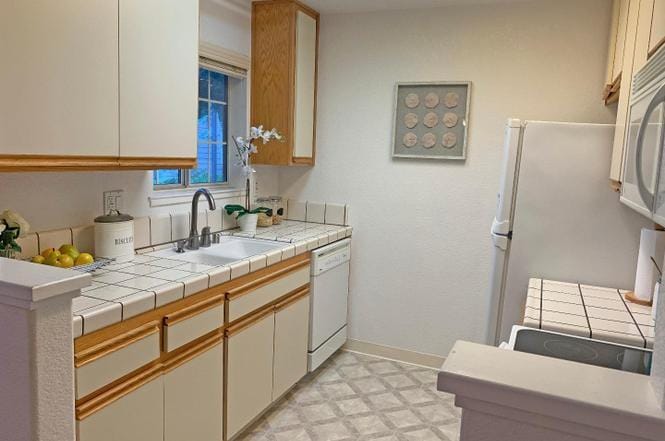 Kitchen - 929 Lake Tahoe Ct