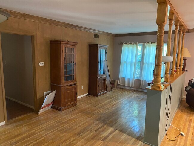 Dining/Den - 7655 Ostrom Ave