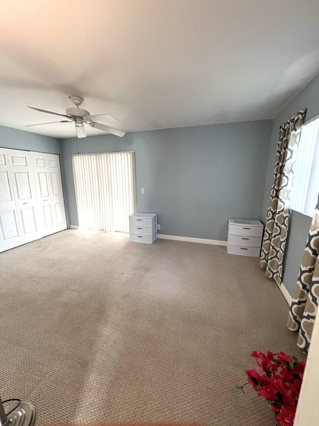 Building Photo - 322 Seville Terrace