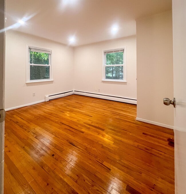 Building Photo - 64 A Polk Ave