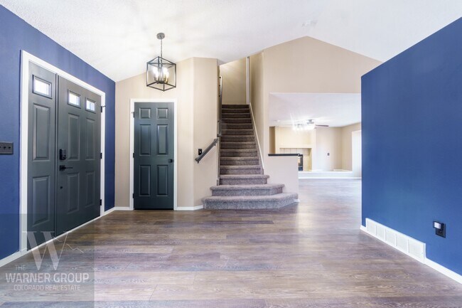 Building Photo - 3750 Oneida Ln