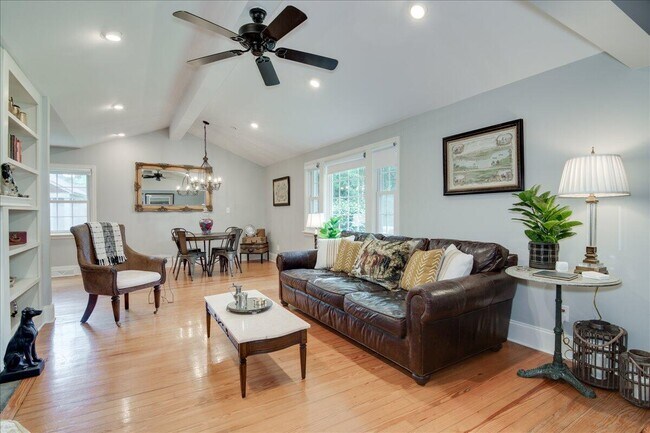 Building Photo - 452 Powderhouse Rd SE