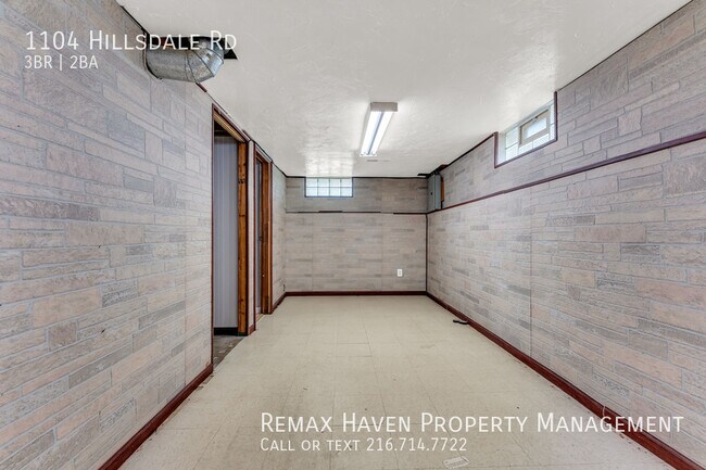 Building Photo - 1104 Hillsdale Rd