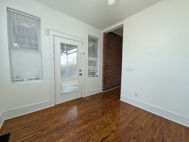 Building Photo - 401 S Franklin Dr