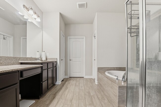 Building Photo - 24714 Longwood Forest Dr