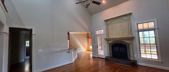 Building Photo - Beautiful Home with a full in law suite in Lewisville