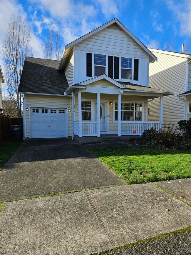 Primary Photo - Beautiful 3 bed, 2.5 bath home in Fife