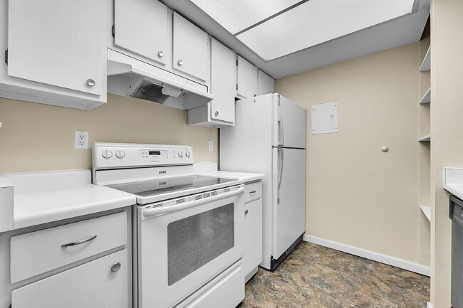 Building Photo - $1,300 - 1 Bed, 1 Bath Condo in Denver wit...