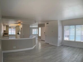 Building Photo - 4594 Cove Dr