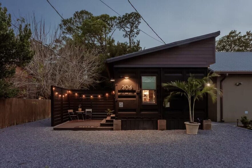 Building Photo - 205 Third Street Southeast-SI ID1502045P