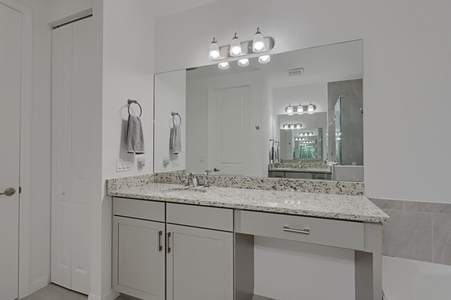 Building Photo - 12937 Trevi Isle