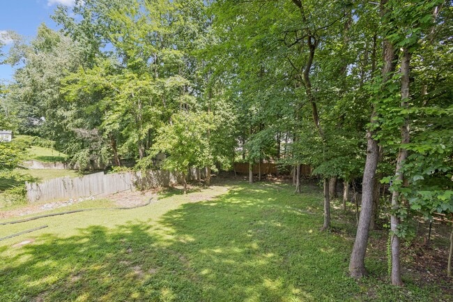 Building Photo - 20 Cherry Laurel Dr