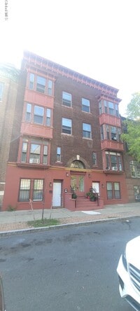 Building Photo - 9 St Joseph's Terrace