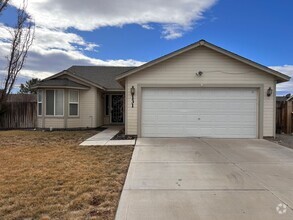 Building Photo - House For Rent in Fernley