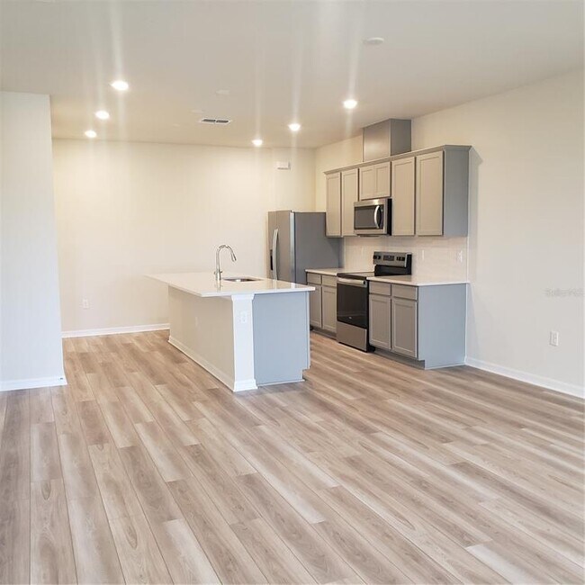 Building Photo - 6316 Tabebuia Pkwy