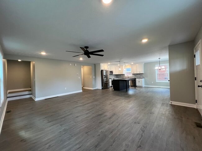 Building Photo - 309 Gallahadion Ct