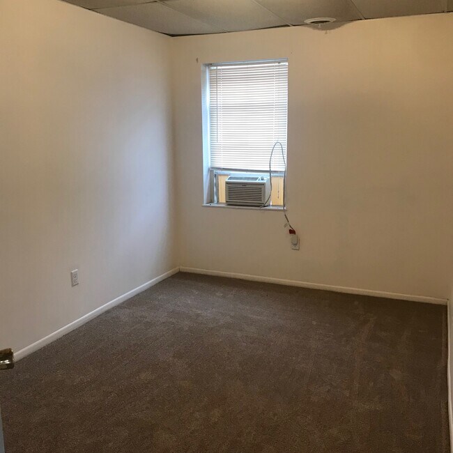 Building Photo - 117 S 22nd St