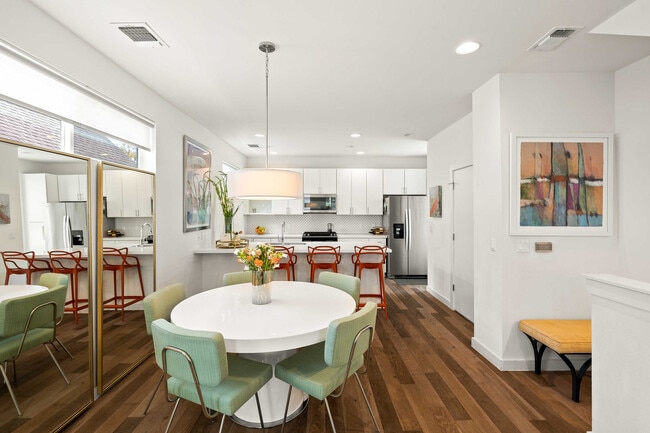 Building Photo - 3109 Aldwyche Dr