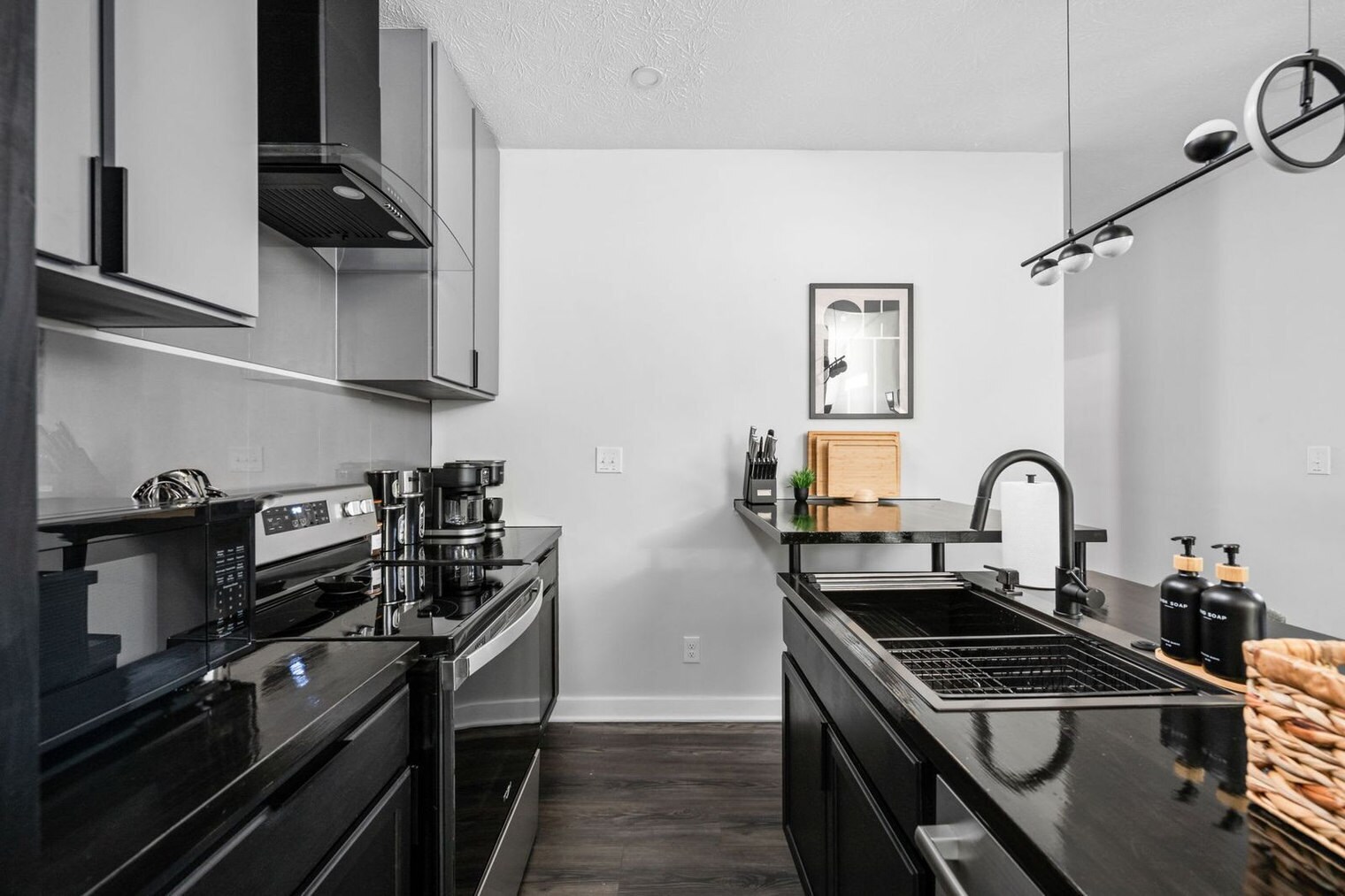 Building Photo - 337 Sanders St