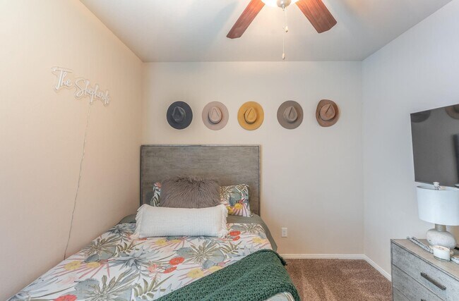Building Photo - 23426 Tirino Shores Dr