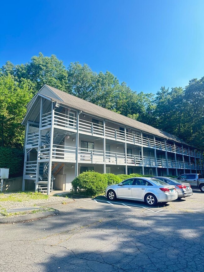 Building Photo - 17 Farmington Ave