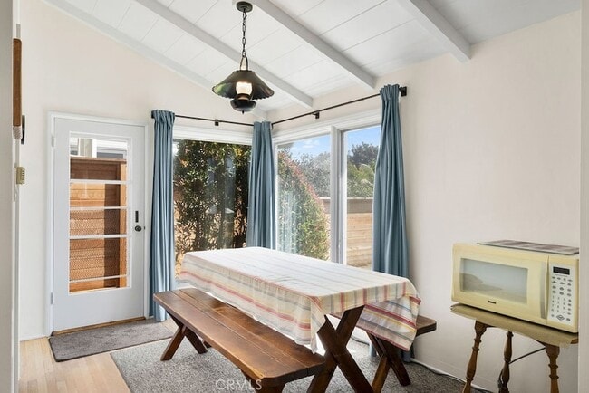 Building Photo - 20 S Portola