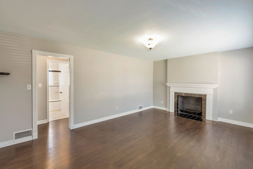 Building Photo - 403 Saunders St