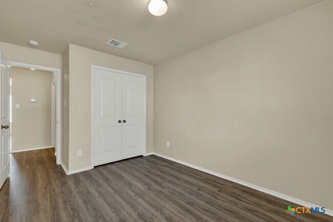 Building Photo - 1512 Doncaster Dr