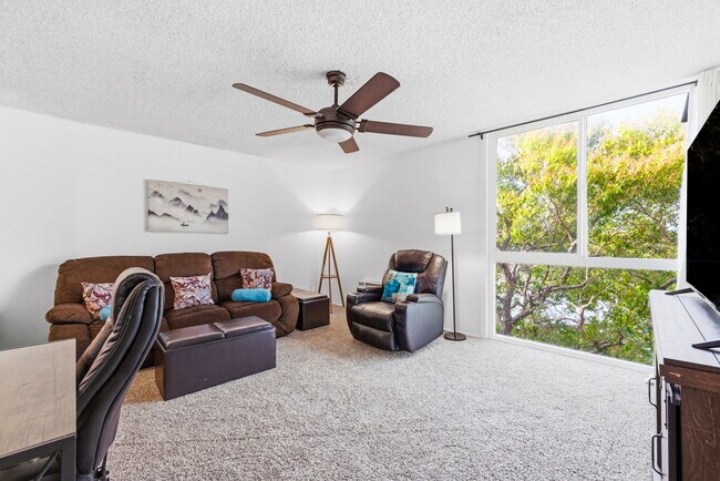 Building Photo - 3050 Rue D’Orleans