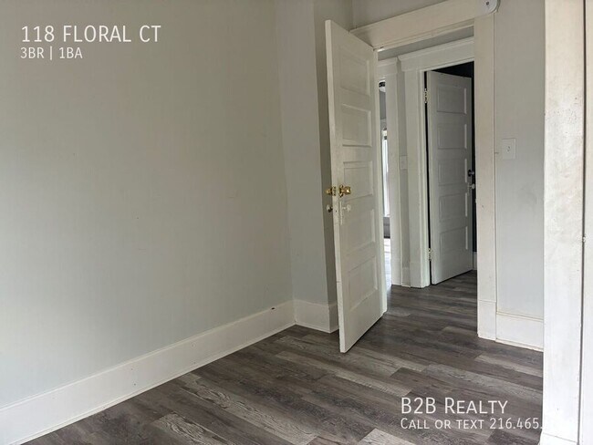 Building Photo - 118 Floral Ct