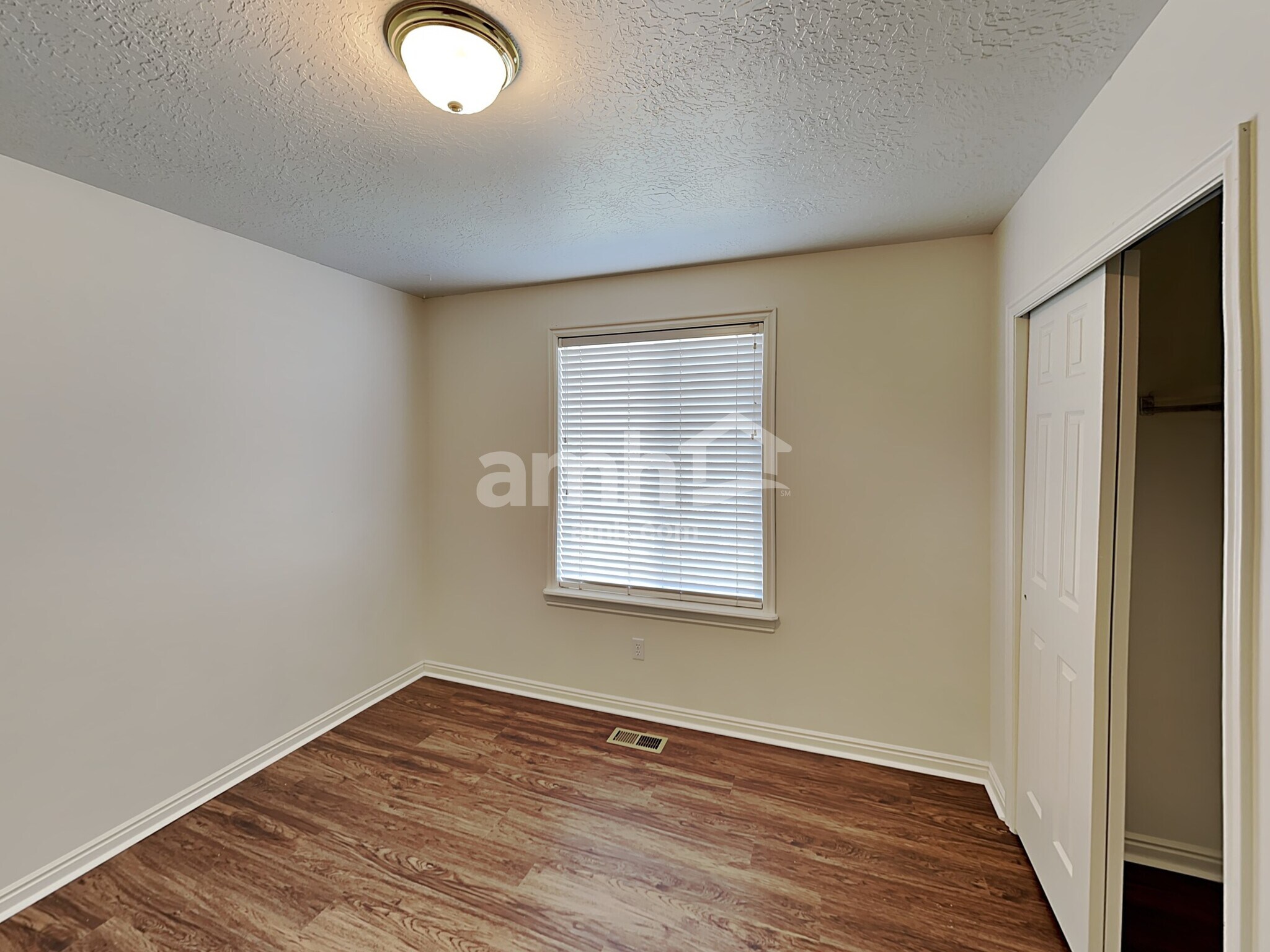 Building Photo - 468 E 1480 N