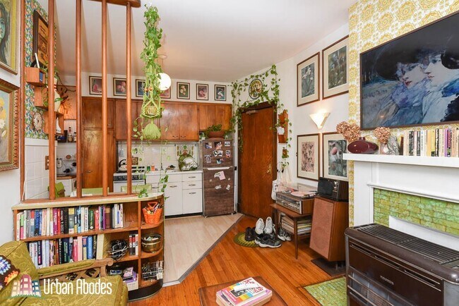 Building Photo - 2819 W Shakespeare Ave