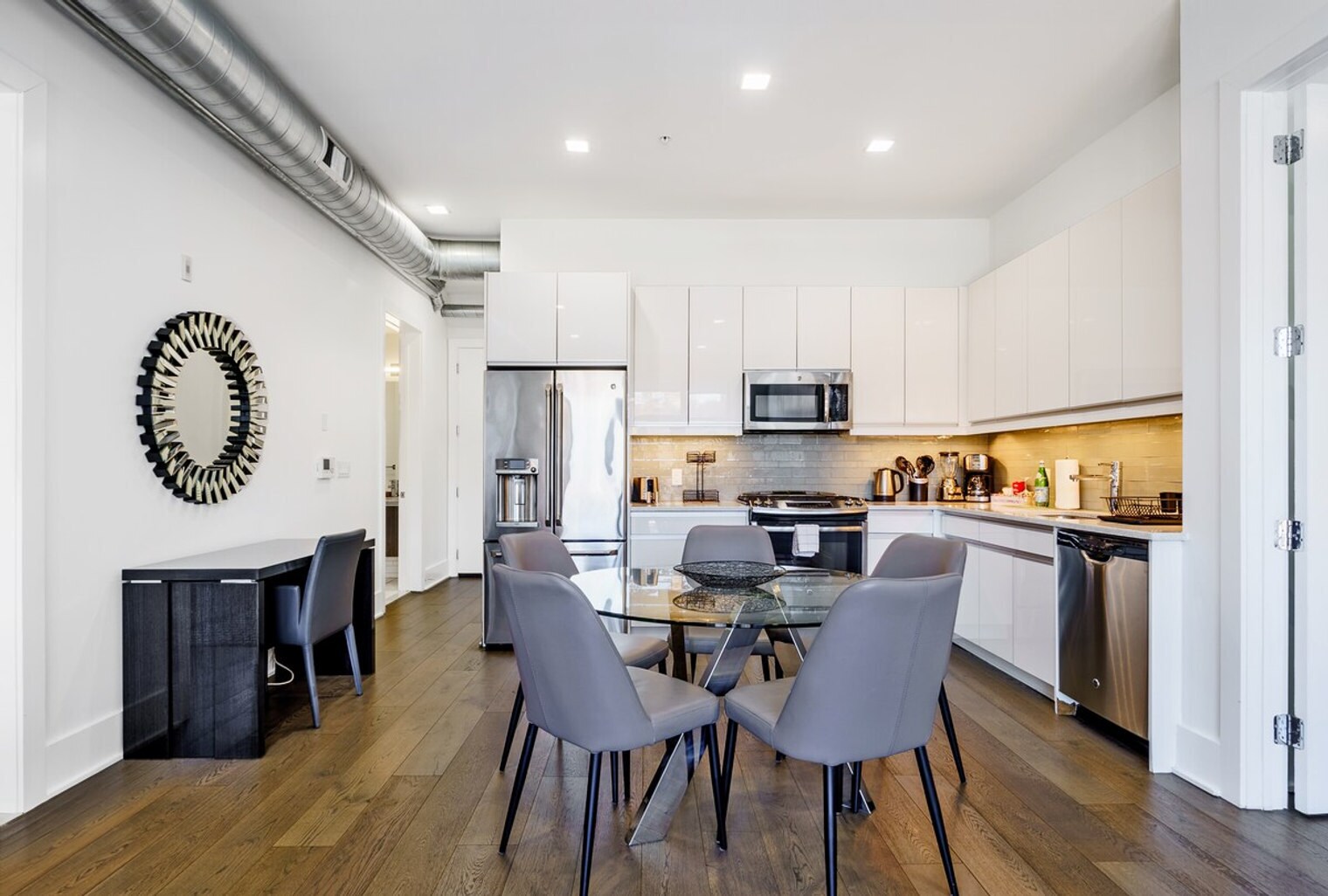 Building Photo - 1414 Grand St