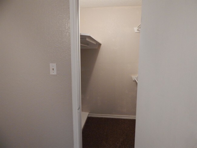 Building Photo - 4503 River Oaks Dr